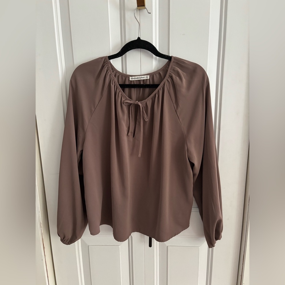 A&F tie up blouse